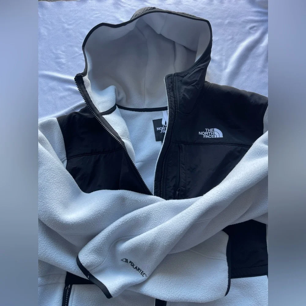 The North Face Denali Fleece Jacket with Hoodie NEW WITHOUT TAGS - Picture 5 of 12